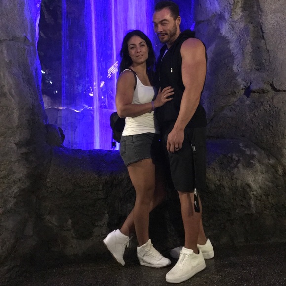 Jacklyn —> book mark my closet 🙂 - Picture 3 of 9